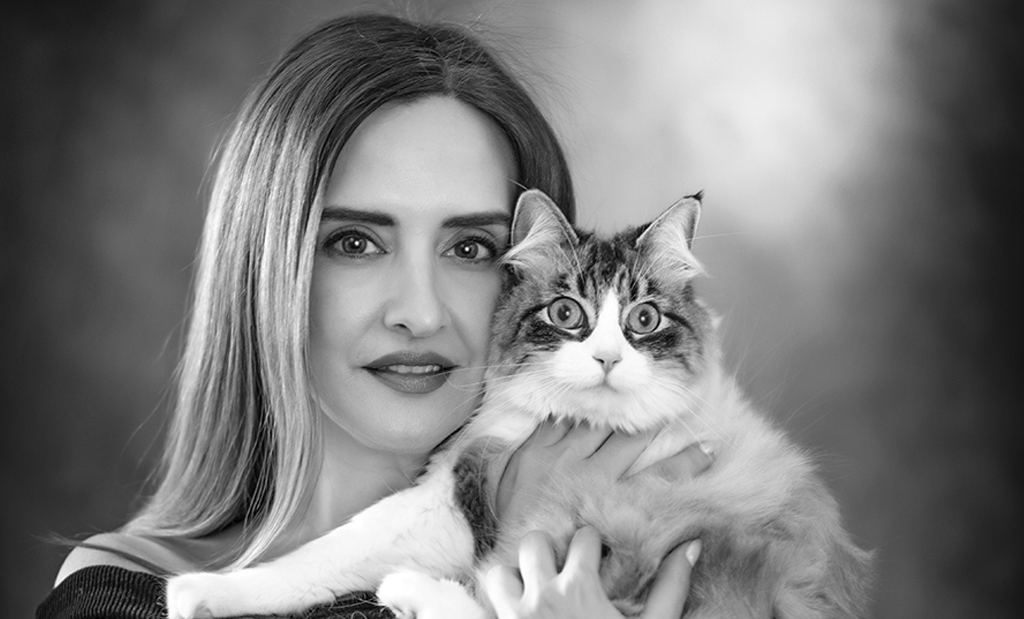 Fotografía de mascotas en La Rioja sesión multiespecie gato y familia