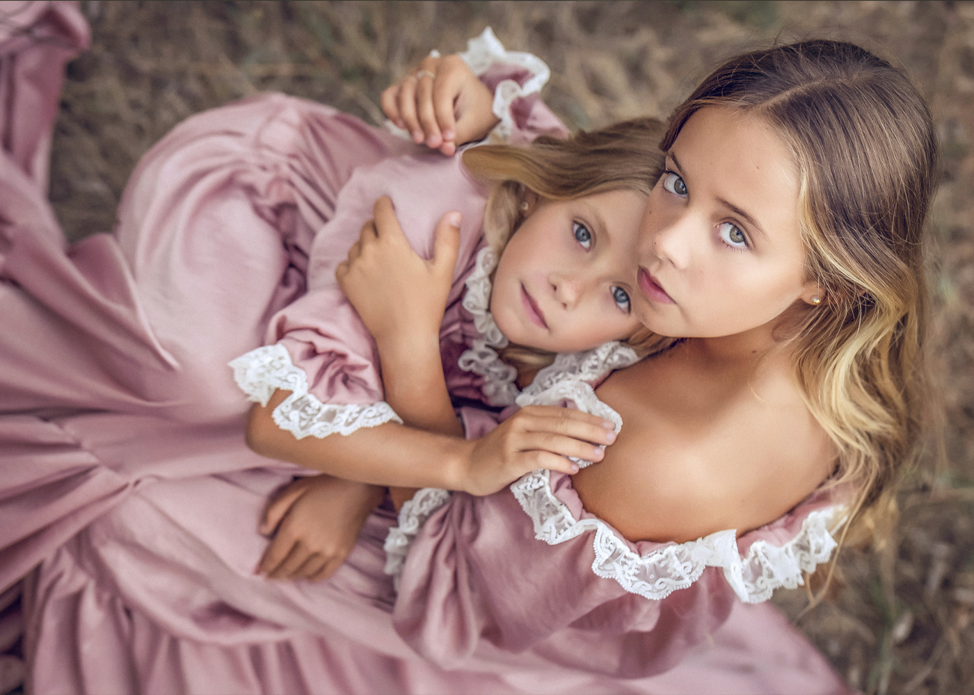 Retrato artístico de mujer joven realizado por fotógrafa en Nájera Logroño La Rioja